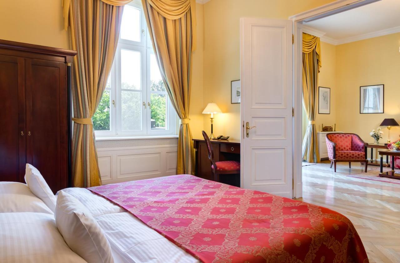 Castle Hotel Grof Degenfeld Superior Tarcal Eksteriør billede