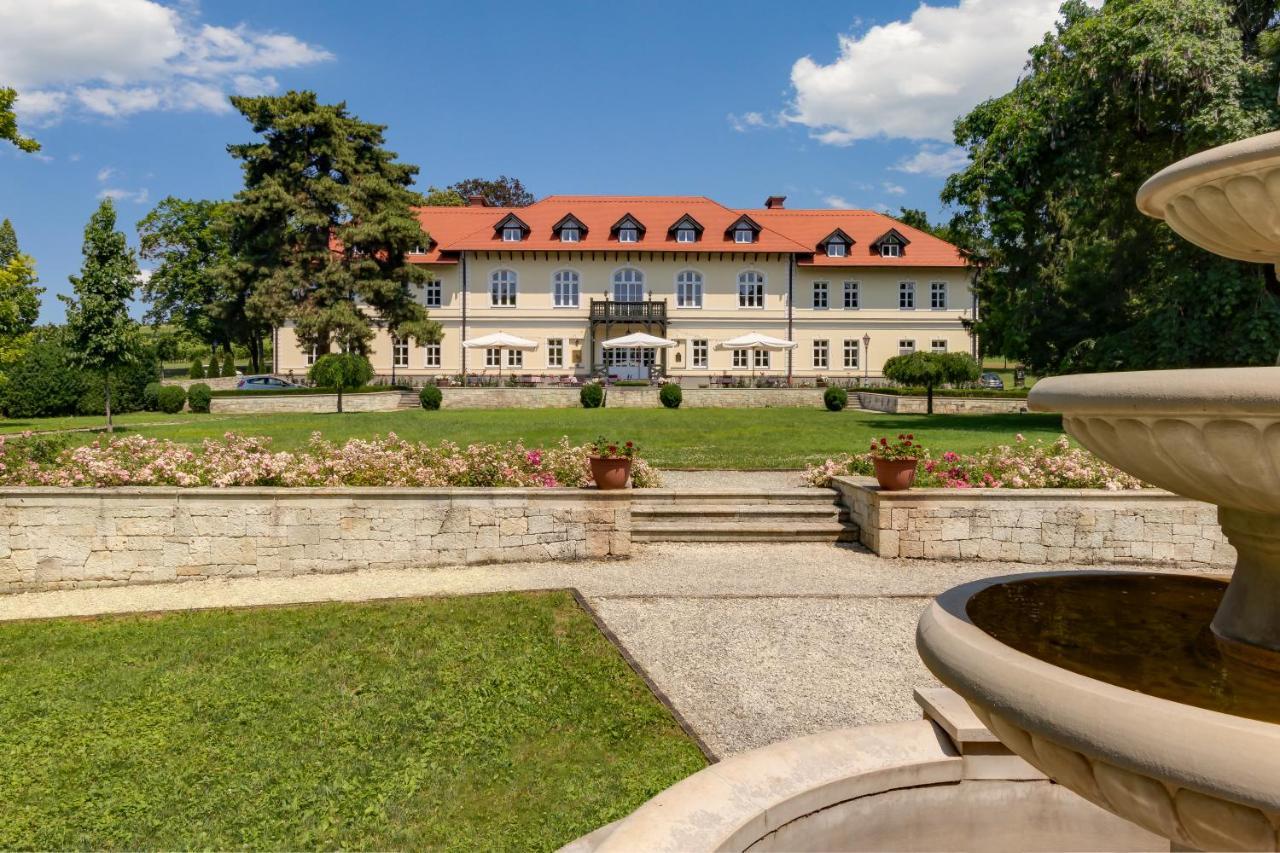 Castle Hotel Grof Degenfeld Superior Tarcal Eksteriør billede