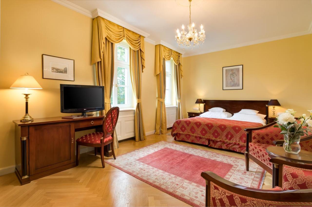 Castle Hotel Grof Degenfeld Superior Tarcal Eksteriør billede