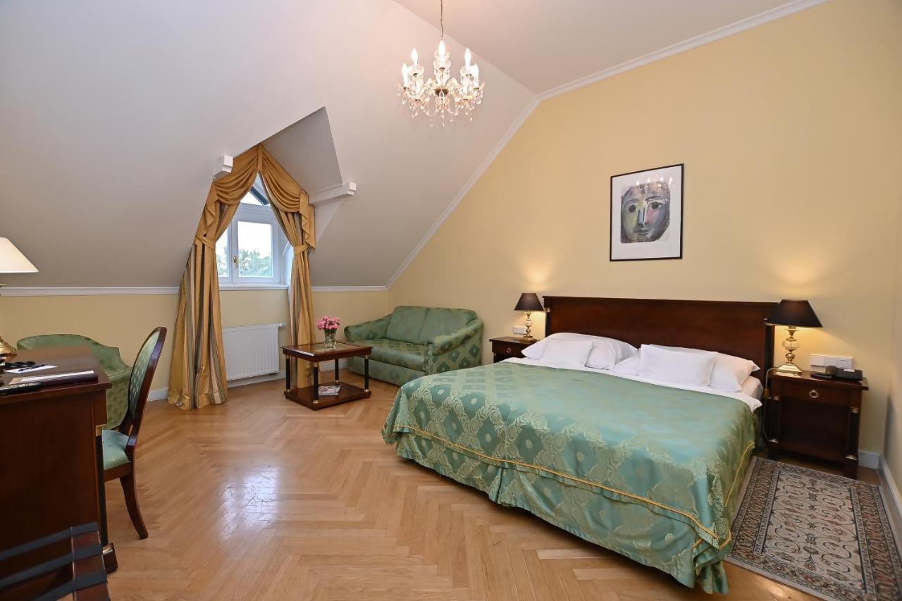 Castle Hotel Grof Degenfeld Superior Tarcal Eksteriør billede