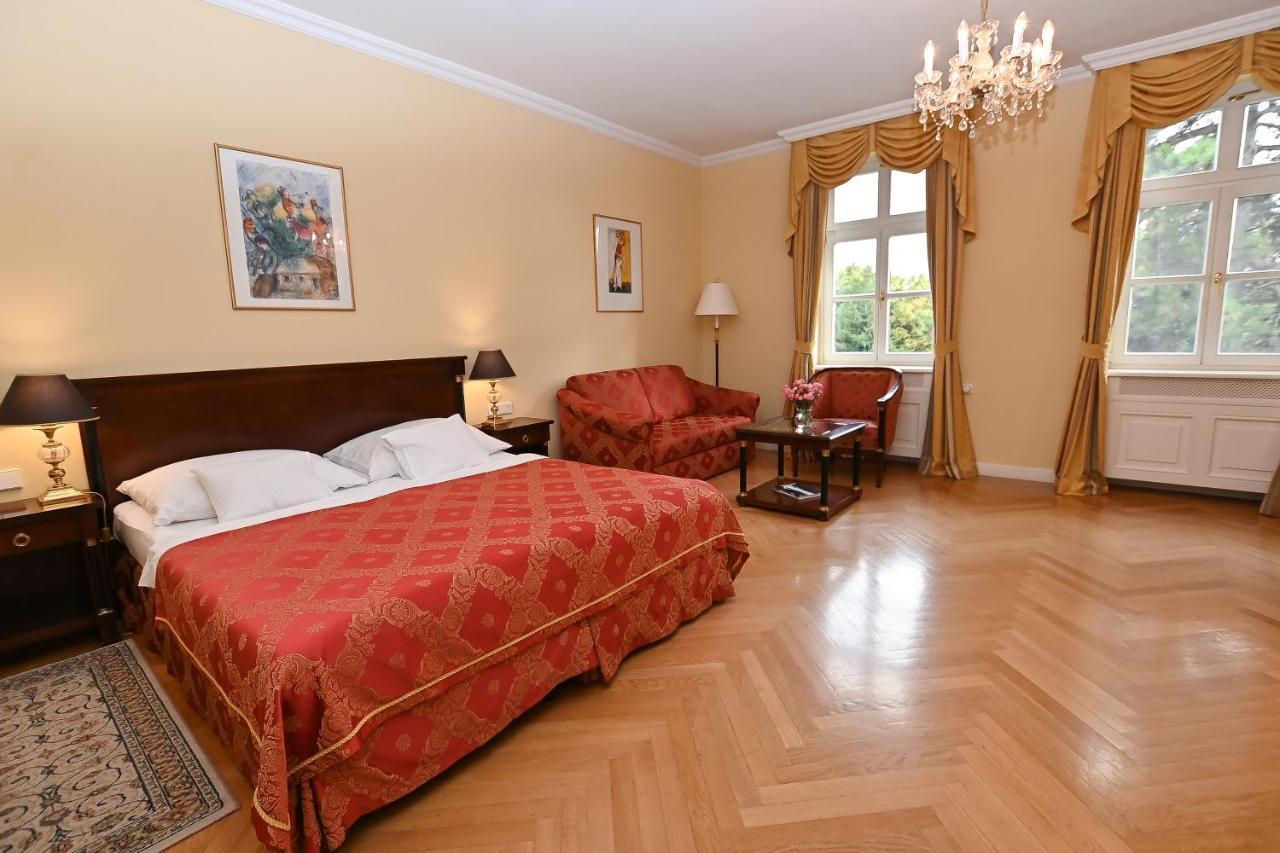 Castle Hotel Grof Degenfeld Superior Tarcal Eksteriør billede