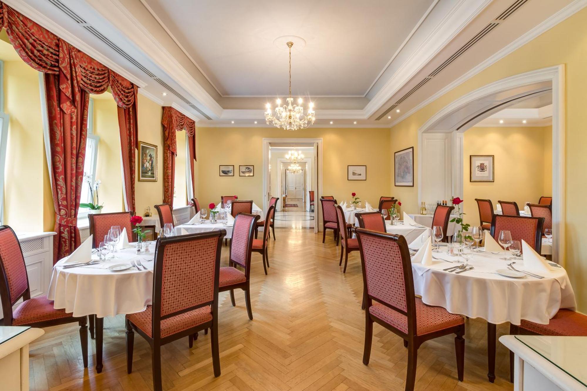 Castle Hotel Grof Degenfeld Superior Tarcal Eksteriør billede